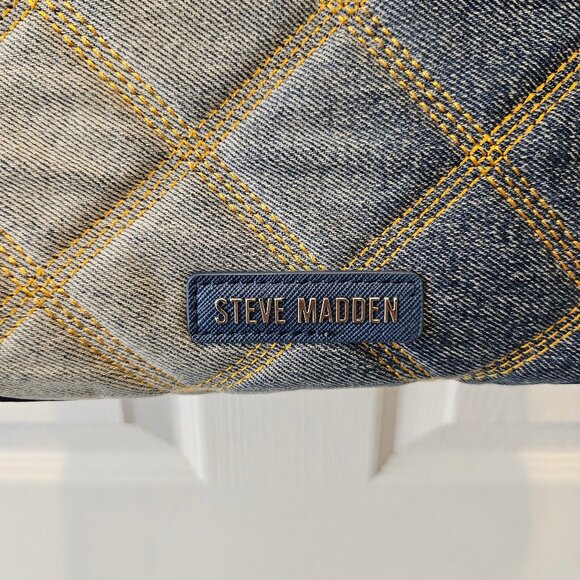 Steve Madden BVOLTURI Quilted Denim Crossbody Purse - Picture 4 of 12